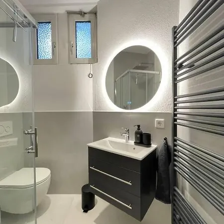 Stylisches In Zentraler Lage Mit Balkon Apartmán *